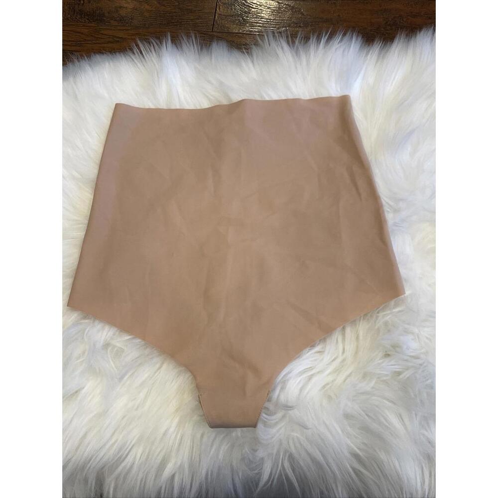 COMMANDO CONTROL THONG SEAMLESS HIGH WAISTED PANTY NUDE SIZE M NEW - Picture 3 of 5